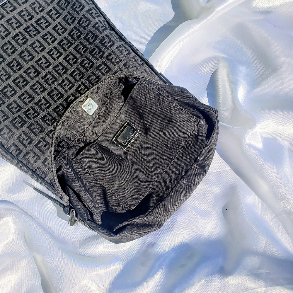 🖤SOLD BLACK FENDI ZUCCHINO TOTE🖤 - Picture 9 of 13